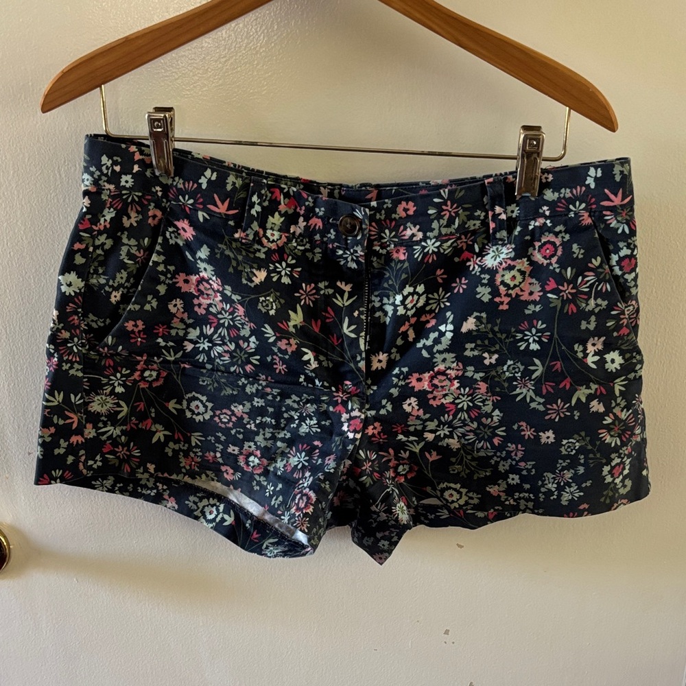Gap Summer Short Floral Khakis, Size 6R